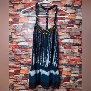 Women’s shirt with open back